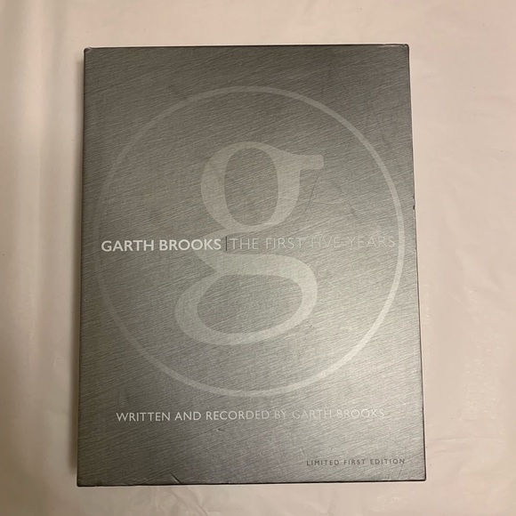 Garth Brooks The First Five Years Book and CDs - Picture 2 of 4